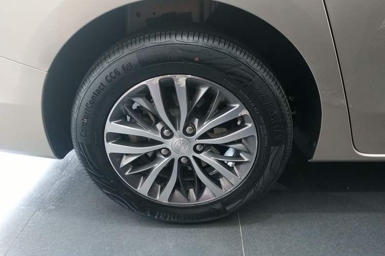 Used Buick GL8 2022 ES Landtrek 653T Luxury Edition
