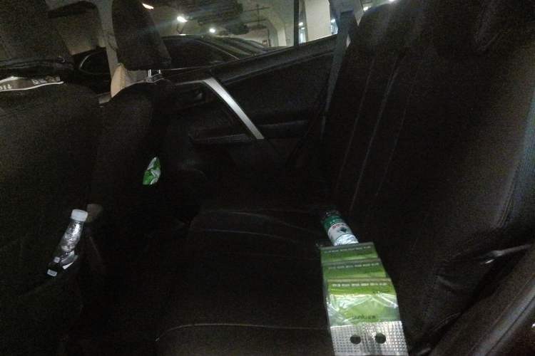 Used Toyota RAV4 2015 2.0L CVT Two-Wheel Drive Fashion Edition