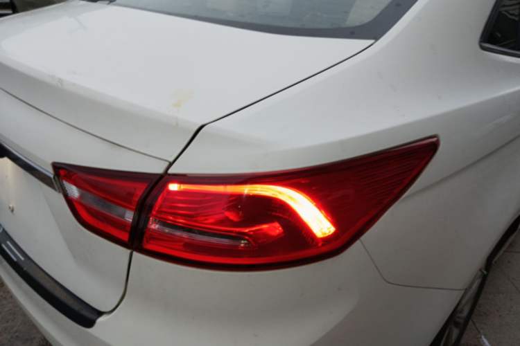 Used Ford Escort 2015 1.5L Automatic Fashion Model Exterior 3