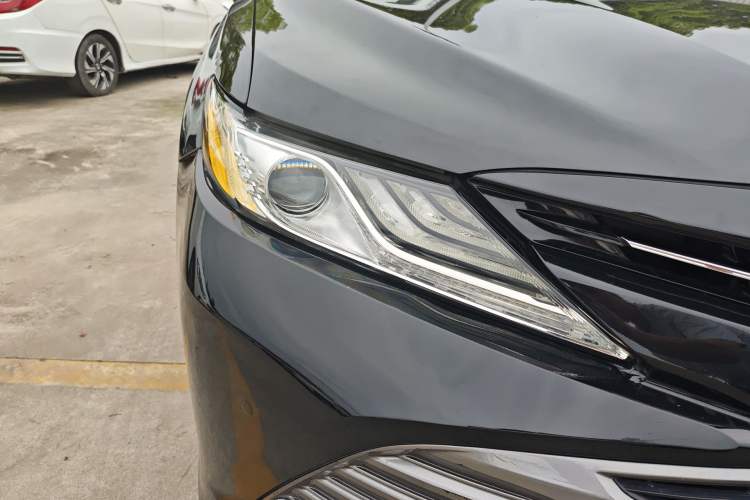 Used Toyota Camry 2018 2.0G Luxury Edition Right Front Headlight