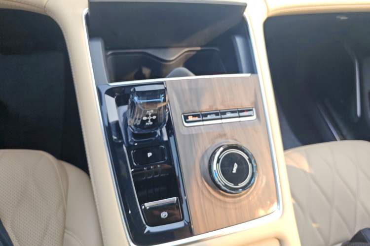 Used Geely Auto Monjaro L 2025 Dongfang Yao 2.0TD Automatic Lanxing Edition Gear Lever