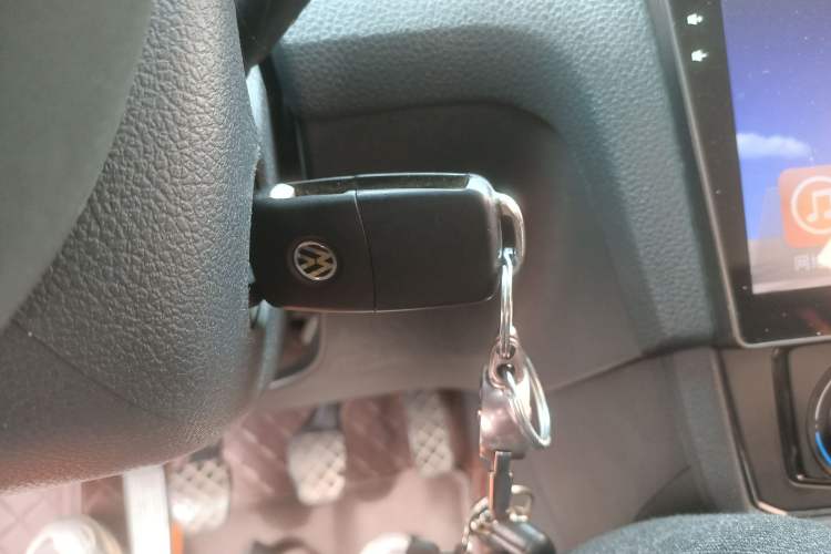 Used Volkswagen Santana 2016 1.6L Manual Fashion Edition Interior 1