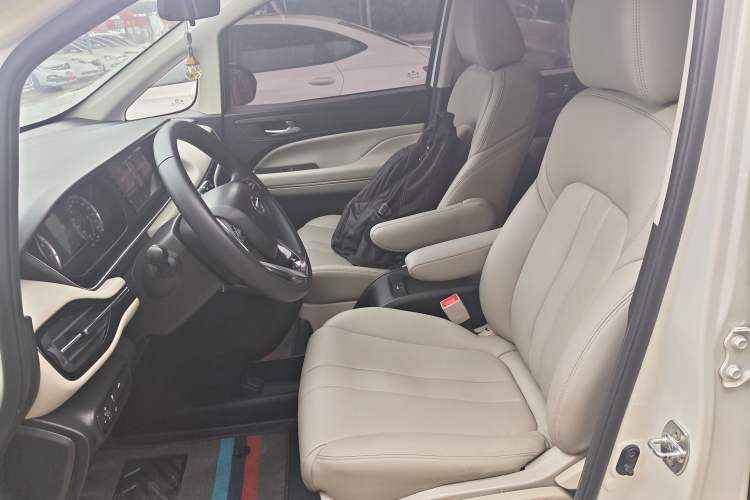 Used GAC Trumpchi M6 2021 270T DCT Elite Edition (7-seater)
