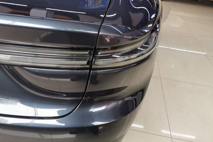 Used Nio ET7 2023 75 kWh Right Rear Taillight