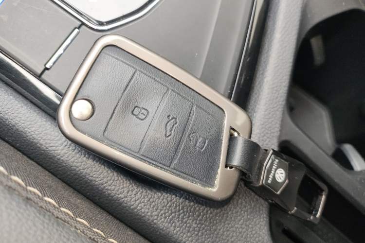 Used Volkswagen Tiguan L 2019 Revised 330TSI Automatic Two-Wheel Drive Smart & Luxury Edition China VI Standard Vehicle Key