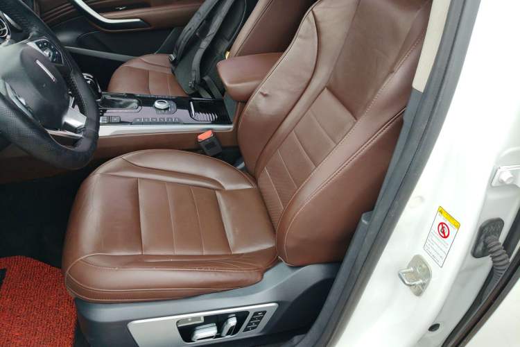 Used Wey VV7 2017 2.0T Flagship Model Left Front Seat