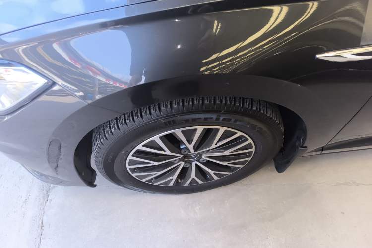 Used Volkswagen Sagitar 2019 280TSI DSG Comfort Version China VI Standard Left Front Wheel Hub