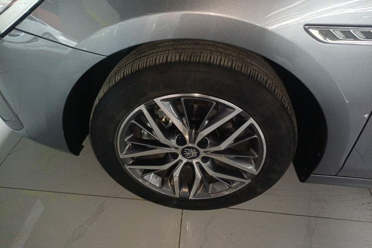 Used BYD Qin PLUS 2024 Honor Edition EV 420KM Beyond Model Exterior 4