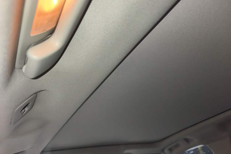 Used Cadillac SRX 2015 3.0L Comfort Version Headliner