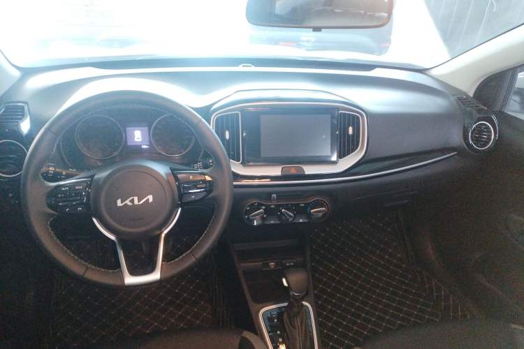 Used Kia kx1 Stonic 2021 1.4L CVT Fun Edition