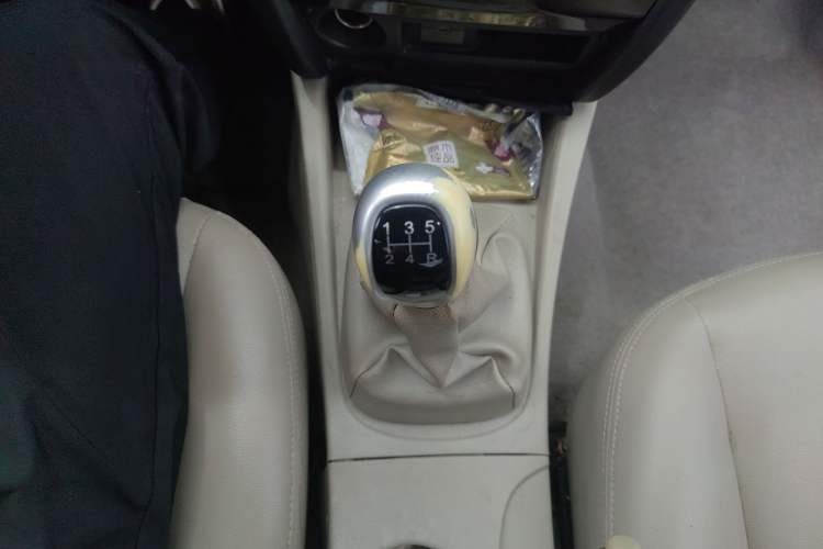 Used Soueast V3 Lingyue 2012 1.5L Manual New Happiness Edition