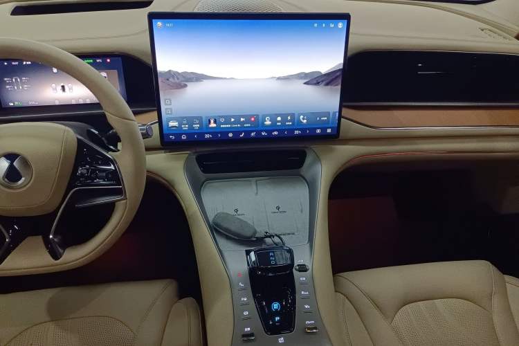 Used Denza N7 2025 630 All-Wheel Drive Intelligent Driving Dual-Laser Flagship Edition Audio And AC Panel