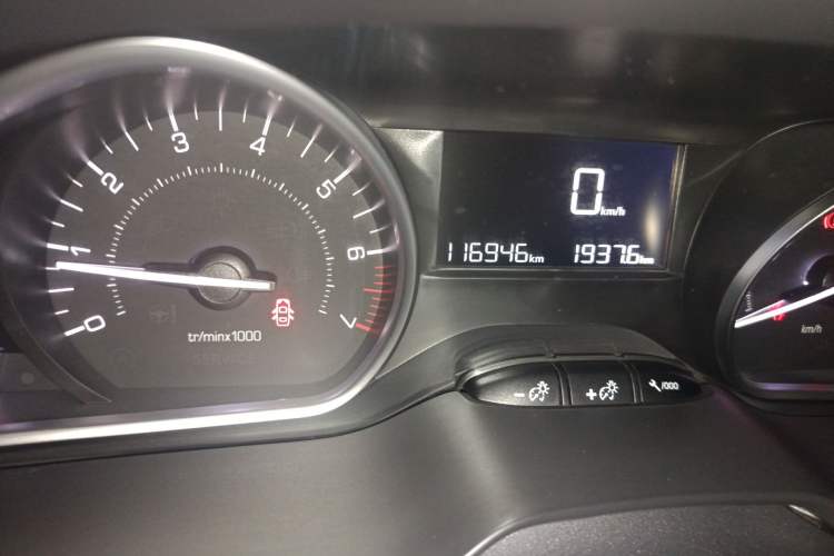 Used Peugeot 2008 2014 1.6L Manual Fashion Edition Odometer Close Up