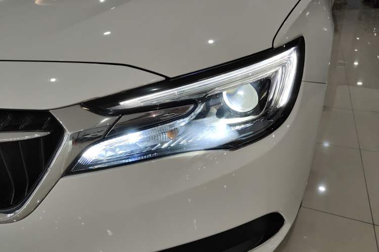 Used Buick GL6 2019 18T 6-Seater Connected Luxury Version China V Standard Left Front Headlight