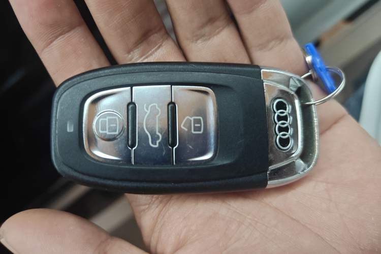 Used Audi Q5 2015 40 TFSI Technology Edition Vehicle Key