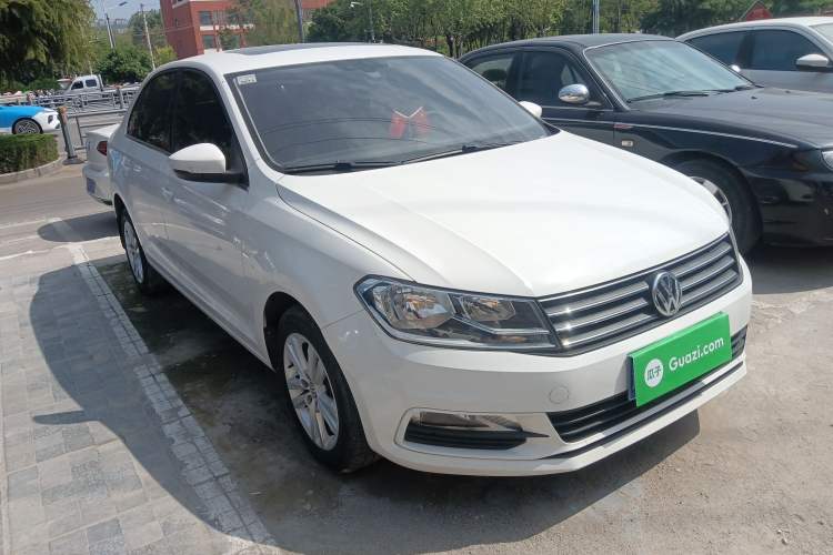 Used Volkswagen Santana 2018 1.5L Automatic Comfort Edition Front Right 45 Deg