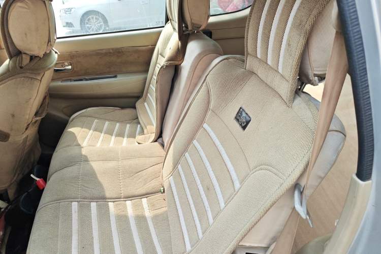 Used FAW Senya M80 2009 1.5L Automatic 5-Seater Luxury Version Left Rear Seat