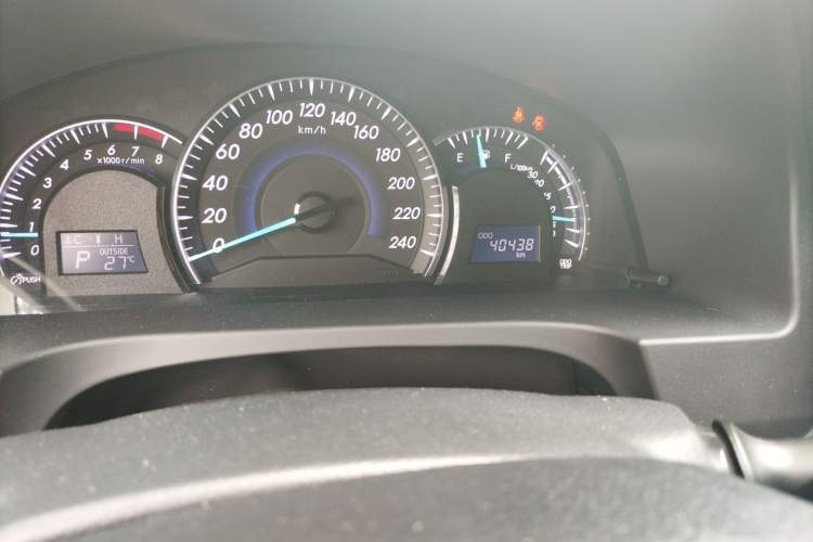 Used Toyota Camry 2016 2.5G 10th Anniversary Deluxe Navigation Edition Odometer Close Up