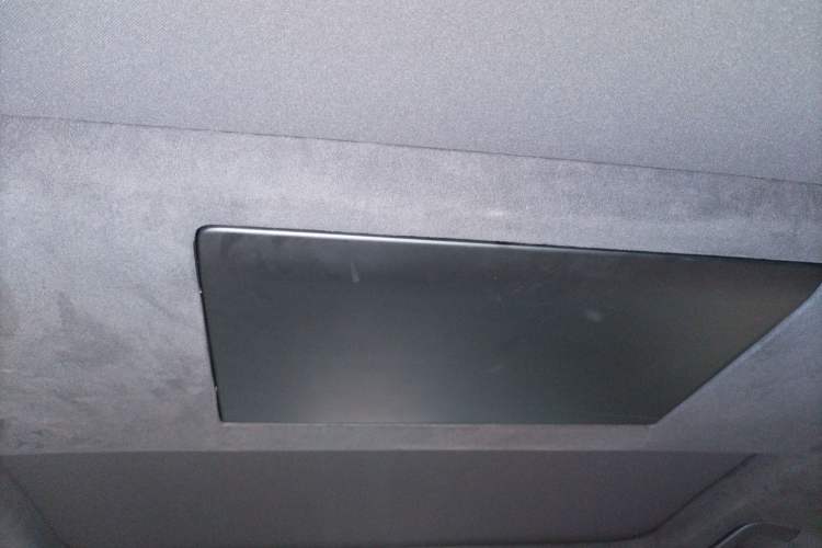 Used ONVO Luxeed L90 2025 Model—Ultra Six-Seater Version
