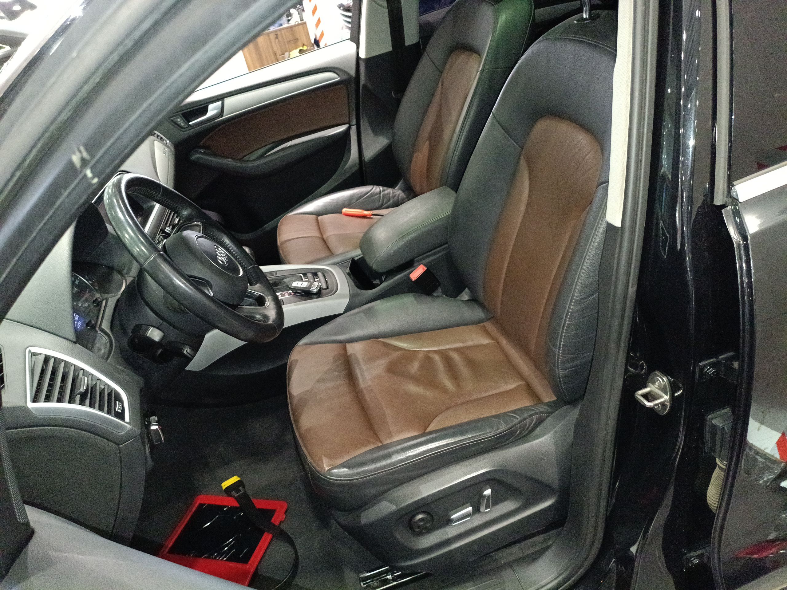 Переднее сиденье в автомобиле