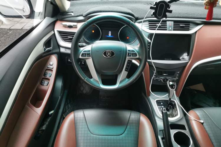 Used BYD G5 2014 1.5TID Automatic Prestige Model
