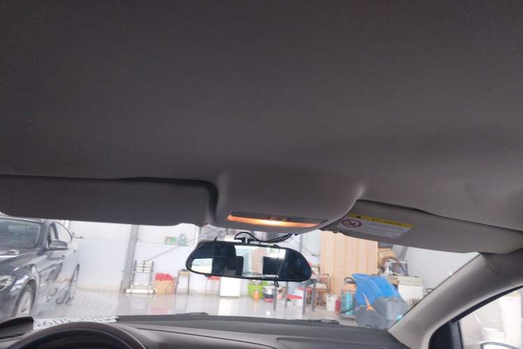 Used Volkswagen Polo 2014 1.4L Manual Fashion Edition Headliner