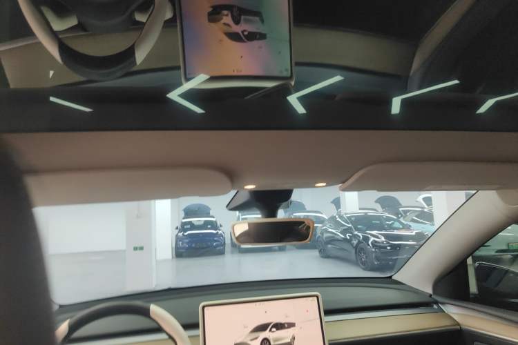 Used Tesla Model Y 2022 Long-Range All-Wheel-Drive Version
