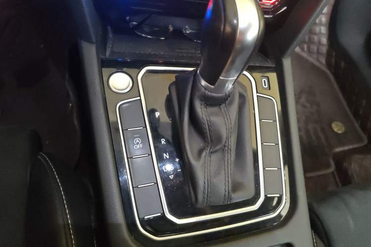 Used Volkswagen Magotan 2020 330TSI DSG Luxury Edition Gear Lever