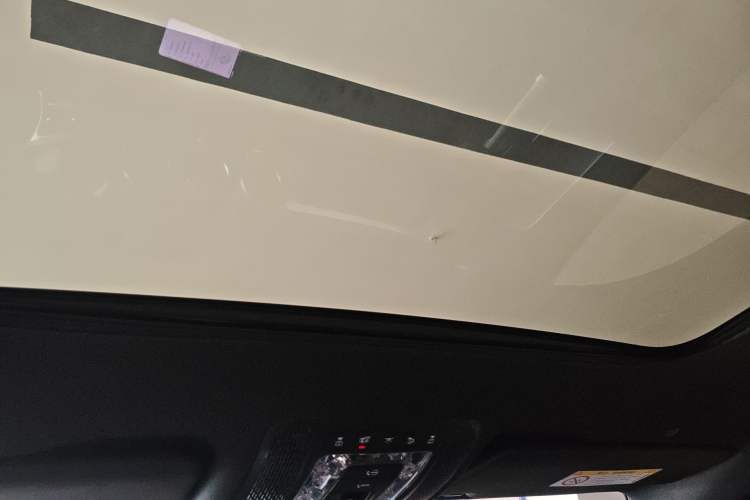 Used Mercedes-Benz GLB 2022 Second Facelift GLB 200 Fashion Edition Headliner