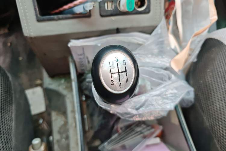 Used FORTHING Lingzhi 2016 M3 1.6L 7-Seater Standard Model China V Emission Standard Gear Lever