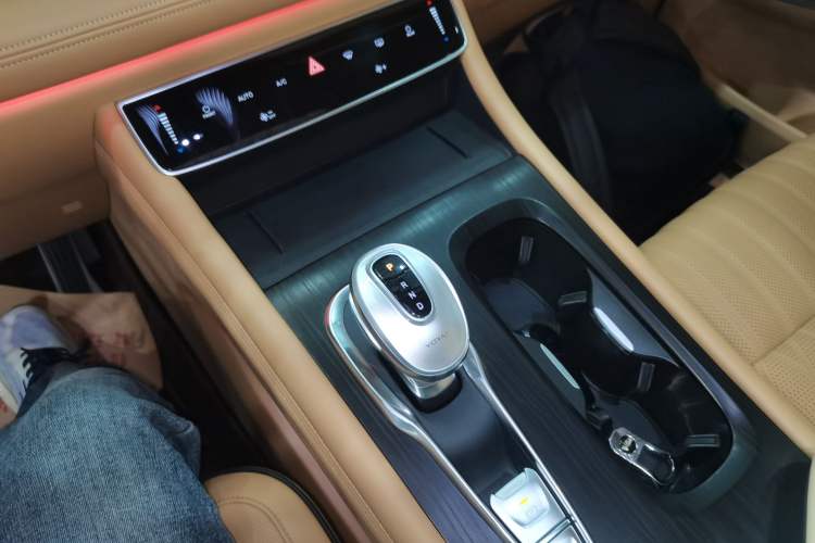 Used VOYAH Dream 2022 Low-Carbon Edition Dream+ Smart Enjoyment Package Gear Lever