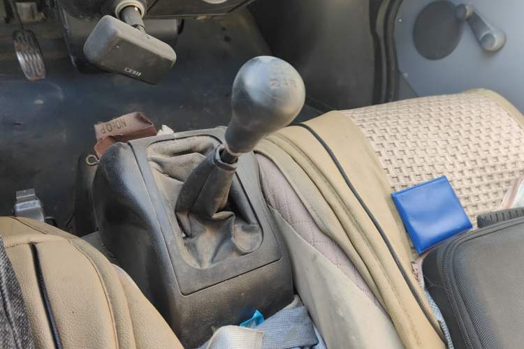 Used Wuling Rongguang 2011 1.2L Base Version
