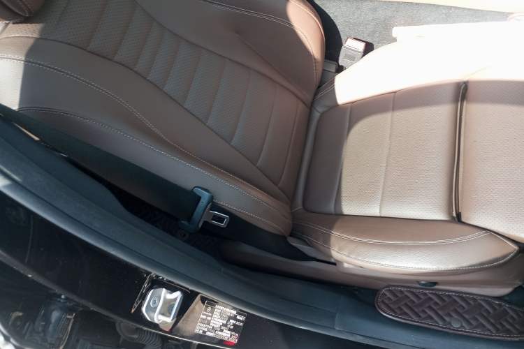 Used Mercedes-Benz E-Class New Energy 2022 Restyled E 350 e L Plug-in Hybrid Sports Sedan
