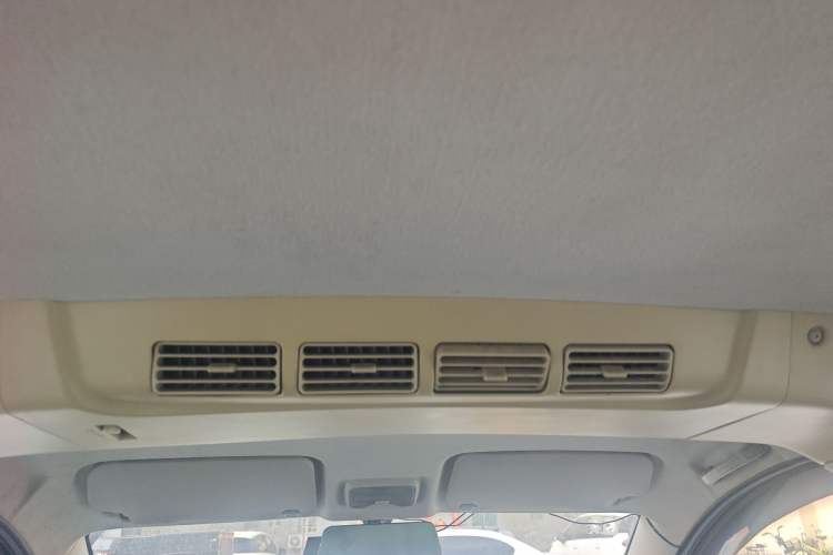 Used Dongfeng Fengon 330 2014 1.5L Manual Standard Edition DK15-02 Headliner