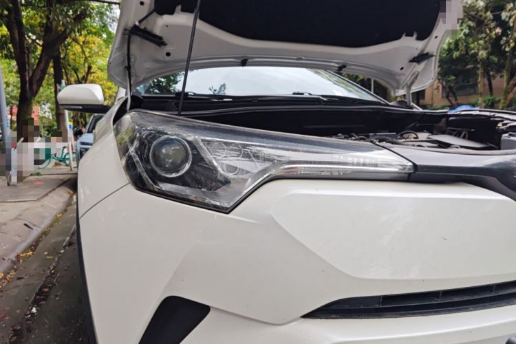 Used Toyota IZOA 2018 2.0L Yichi Edition China V Standard Right Front Headlight