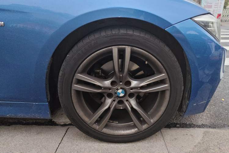 Used BMW 3 Series 2019 320Li M Sport Night Edition Right Front Wheel Hub