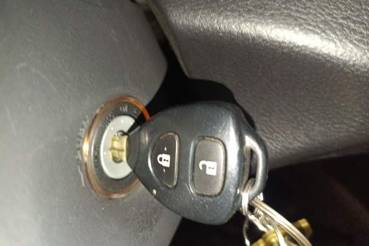 Used Toyota RAV4 2011 2.4L Automatic 4x4 Luxury Edition Vehicle Key