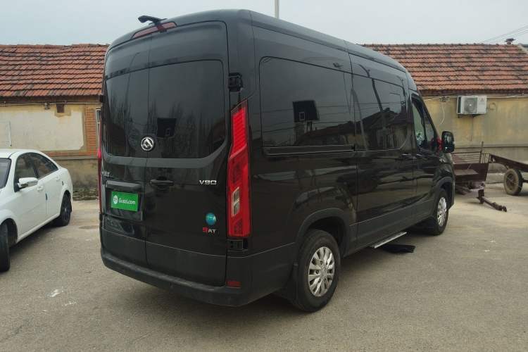 Used SAIC MAXUS Xintu V90 2024 ZhiJie 2.0T Automatic Front-Drive Long-Wheelbase High-Roof Model with Single Rear Tire 6/7 Seats