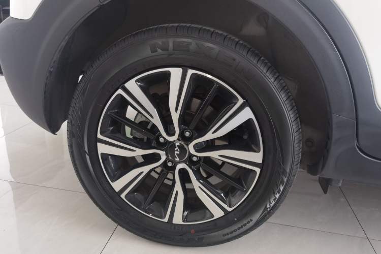 Used Kia kx1 Stonic 2021 1.4L CVT Fun Edition Right Rear Wheel Hub