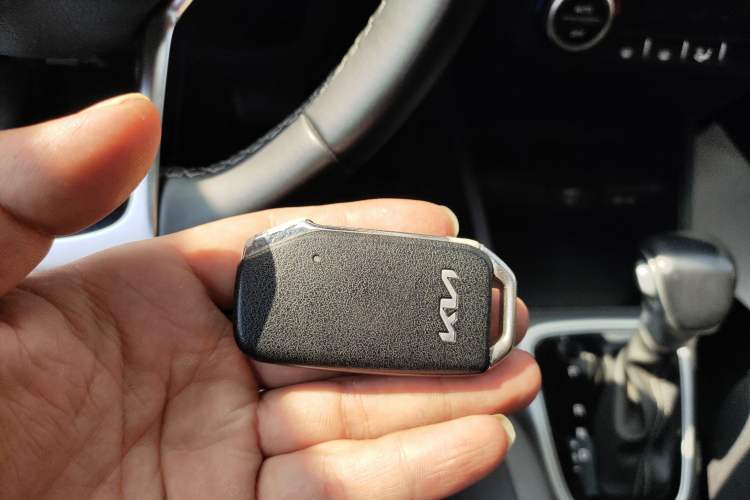 Used Kia kx1 Stonic 2021 1.4L CVT Fun & Sunroof Model
