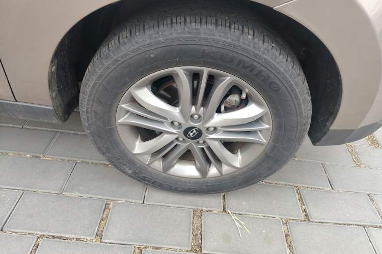 Used Hyundai ix35 2013 2.0L Automatic Two-Wheel Drive Smart GLS China V Standard
