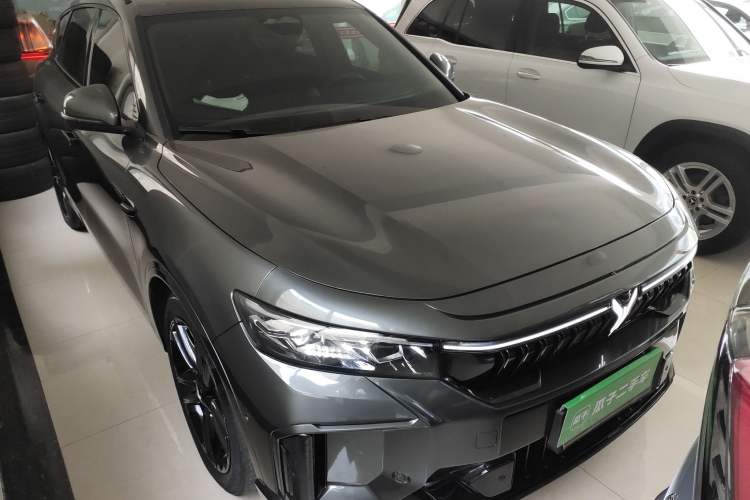 Used VOYAH FREE 2025 318 259 km All-Wheel-Drive Exploration Edition
