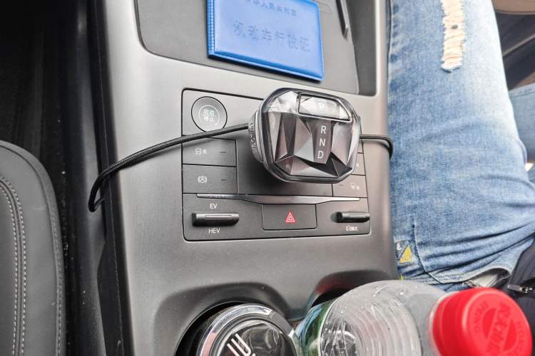 Used BYD Qin PLUS 2025 DM-i Smart Drive 55KM Leading Model Gear Lever