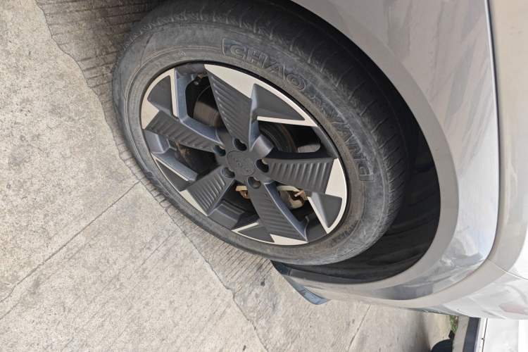 Used AION Y 2022 70 Intelligent Edition Lithium Iron Phosphate Exterior 4