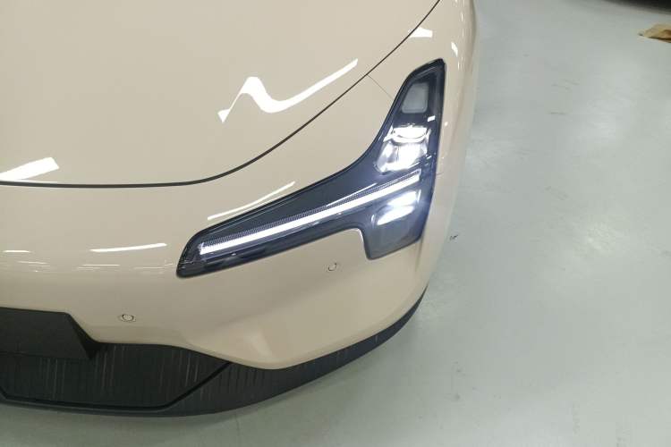 Used XPeng MONA M03 2025 600 with Ultra-Long Range Max Left Front Headlight