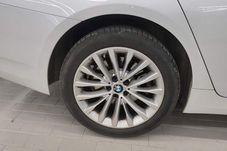 Used BMW 5 Series 2022 Second Facelift 525Li Luxury Package
