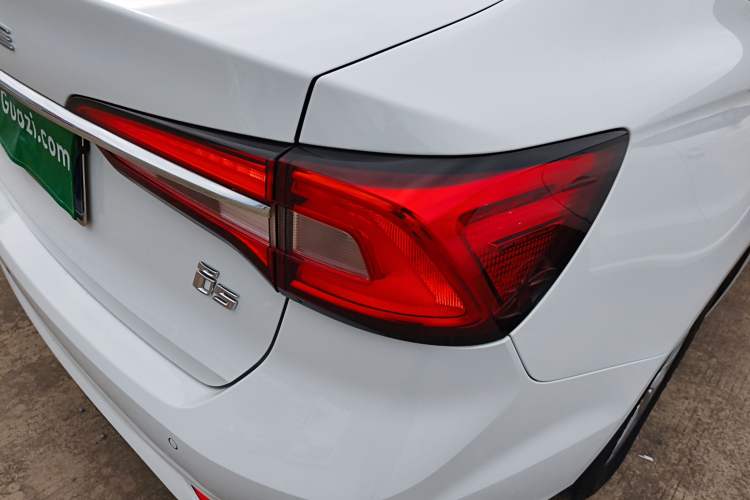 Used Roewe i5 2019 1.5L Manual 4G Connected Langyue Edition Exterior 3