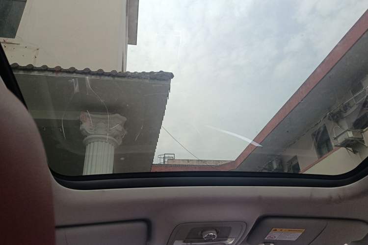 Used Roewe RX5 2016 30T Four-Wheel Drive Automatic Internet Smart Luxury Edition Headliner