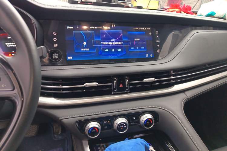 Used Changan CS95 2021 2.0T Two-Wheel Drive Luxury Version
