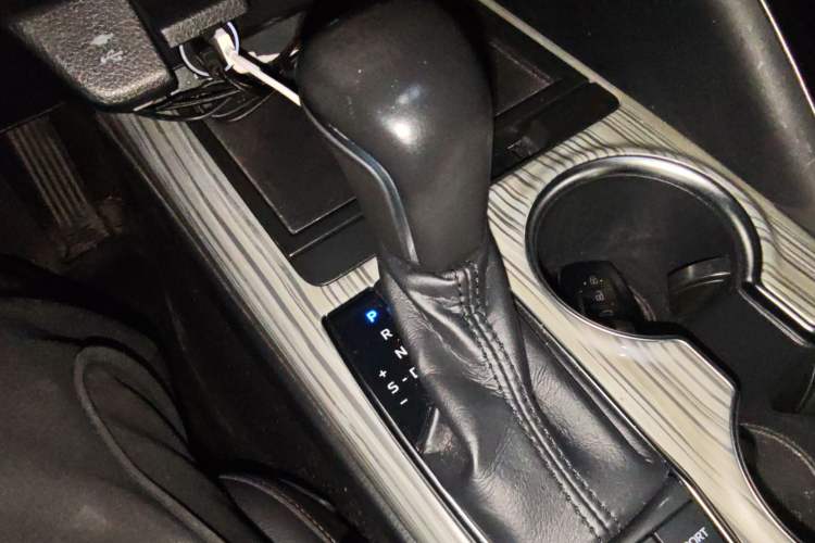 Used Toyota Camry 2018 Dual-Engine 2.5HQ Flagship Edition
